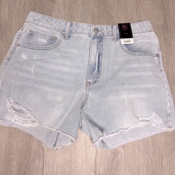 No Boundaries Pants - NO BOUNDARIES HIGH RISE Ripped shorts